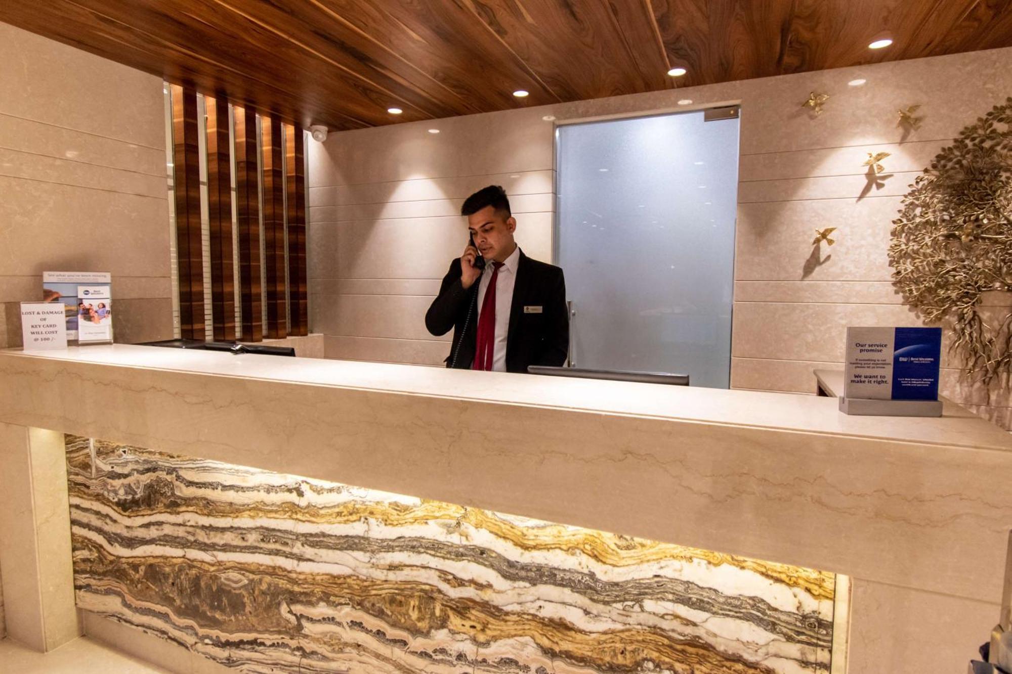 Best Western La Vista Pathānkot Εξωτερικό φωτογραφία
