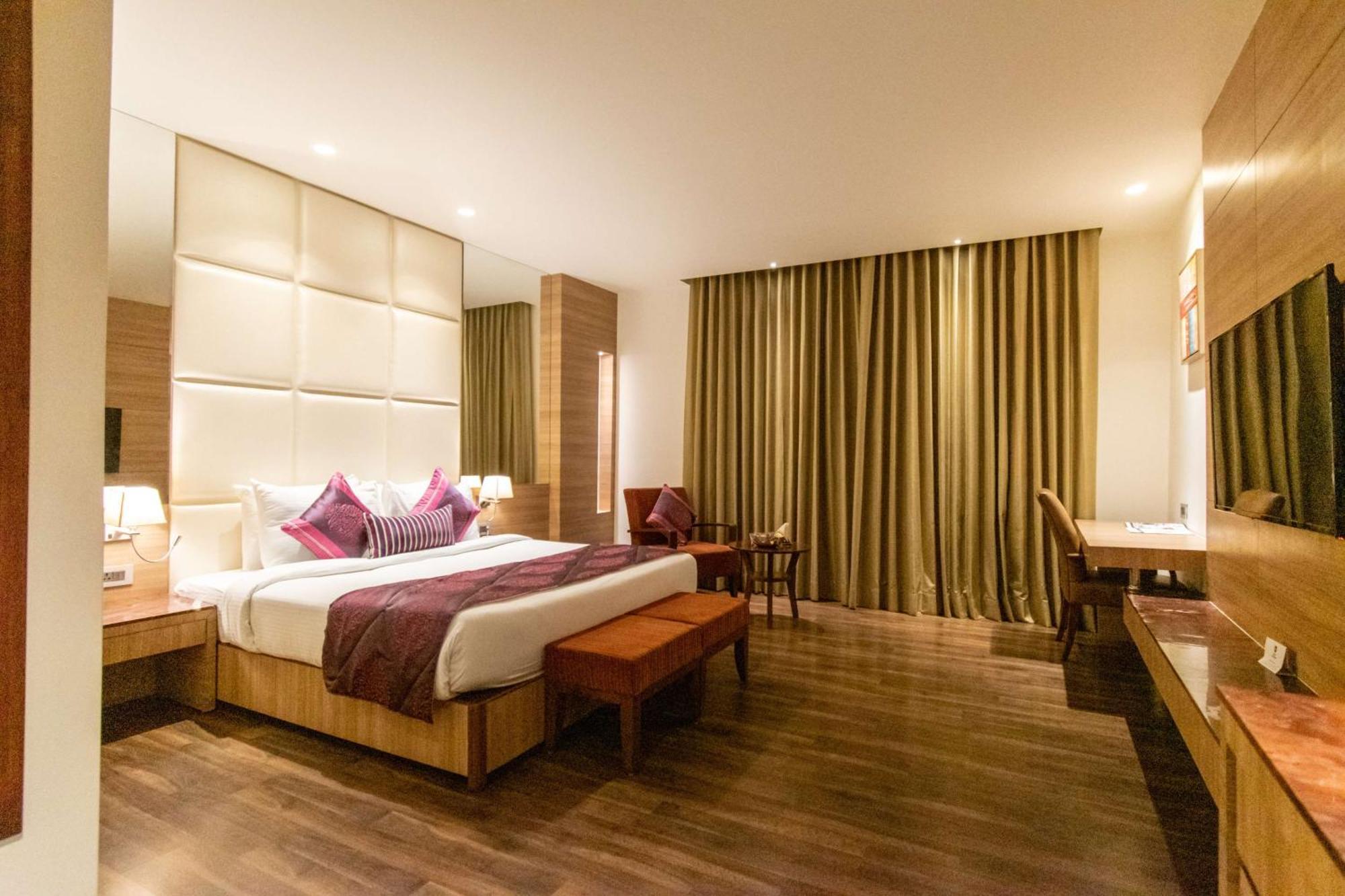 Best Western La Vista Pathānkot Εξωτερικό φωτογραφία