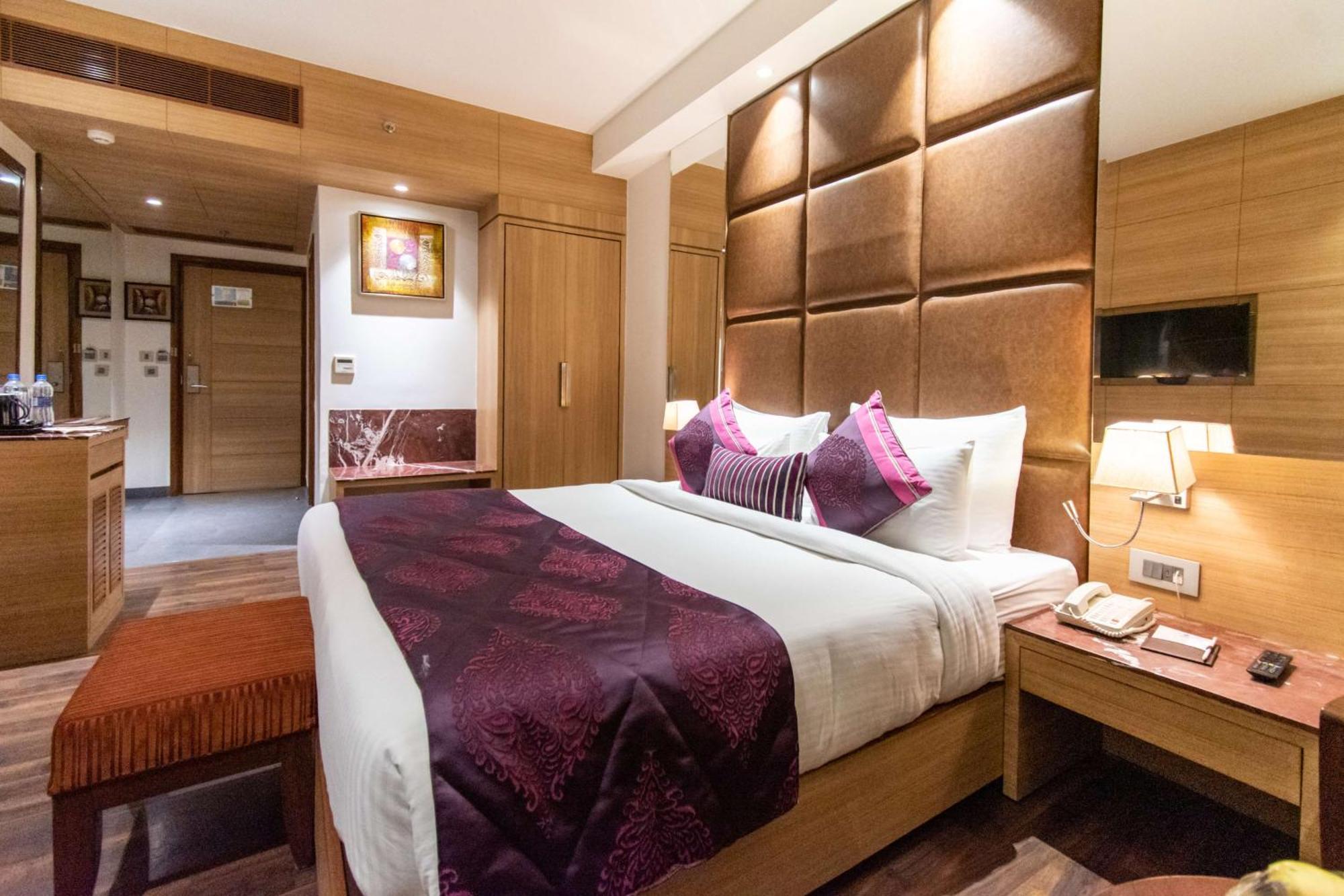 Best Western La Vista Pathānkot Εξωτερικό φωτογραφία