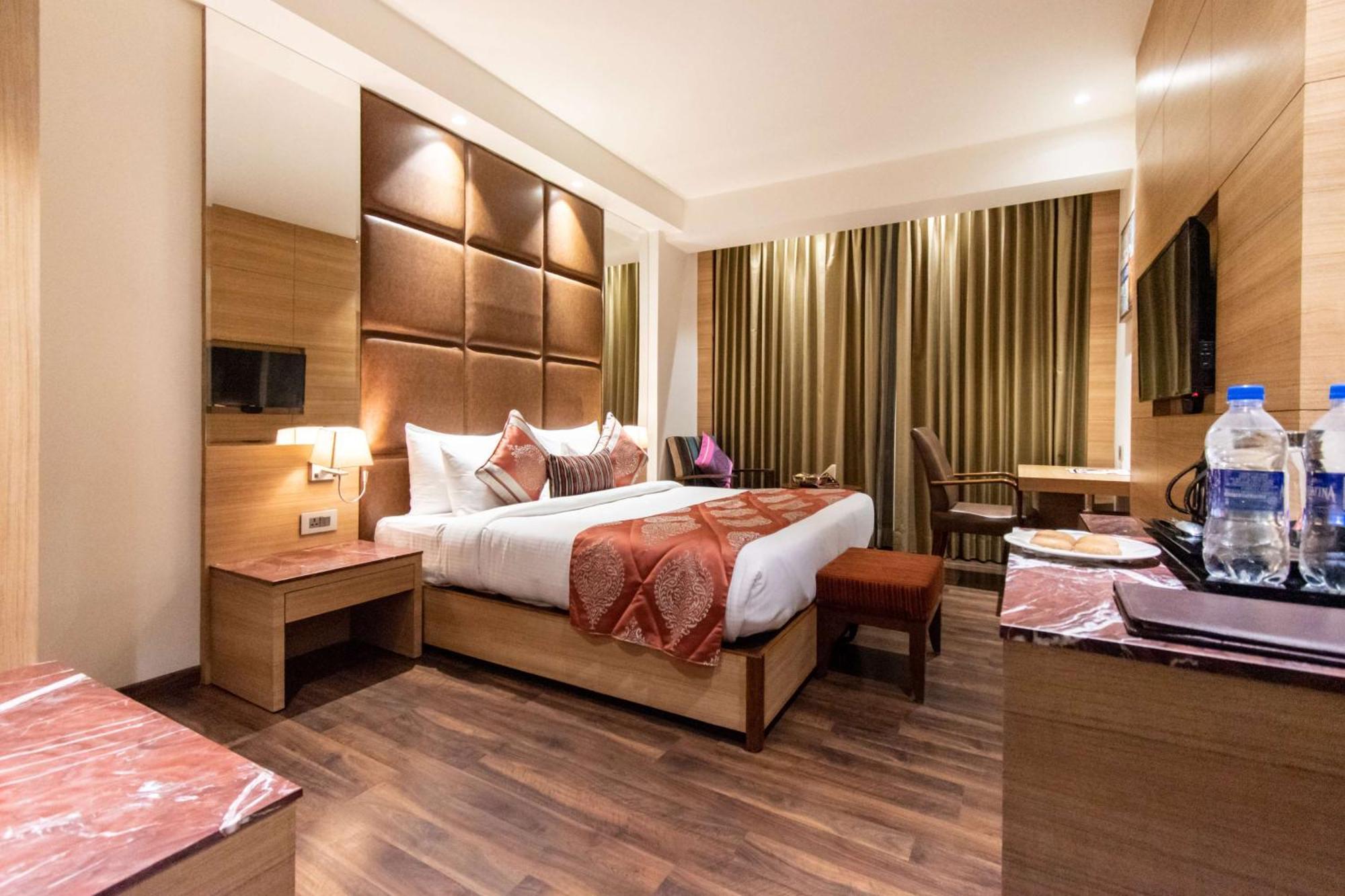 Best Western La Vista Pathānkot Εξωτερικό φωτογραφία