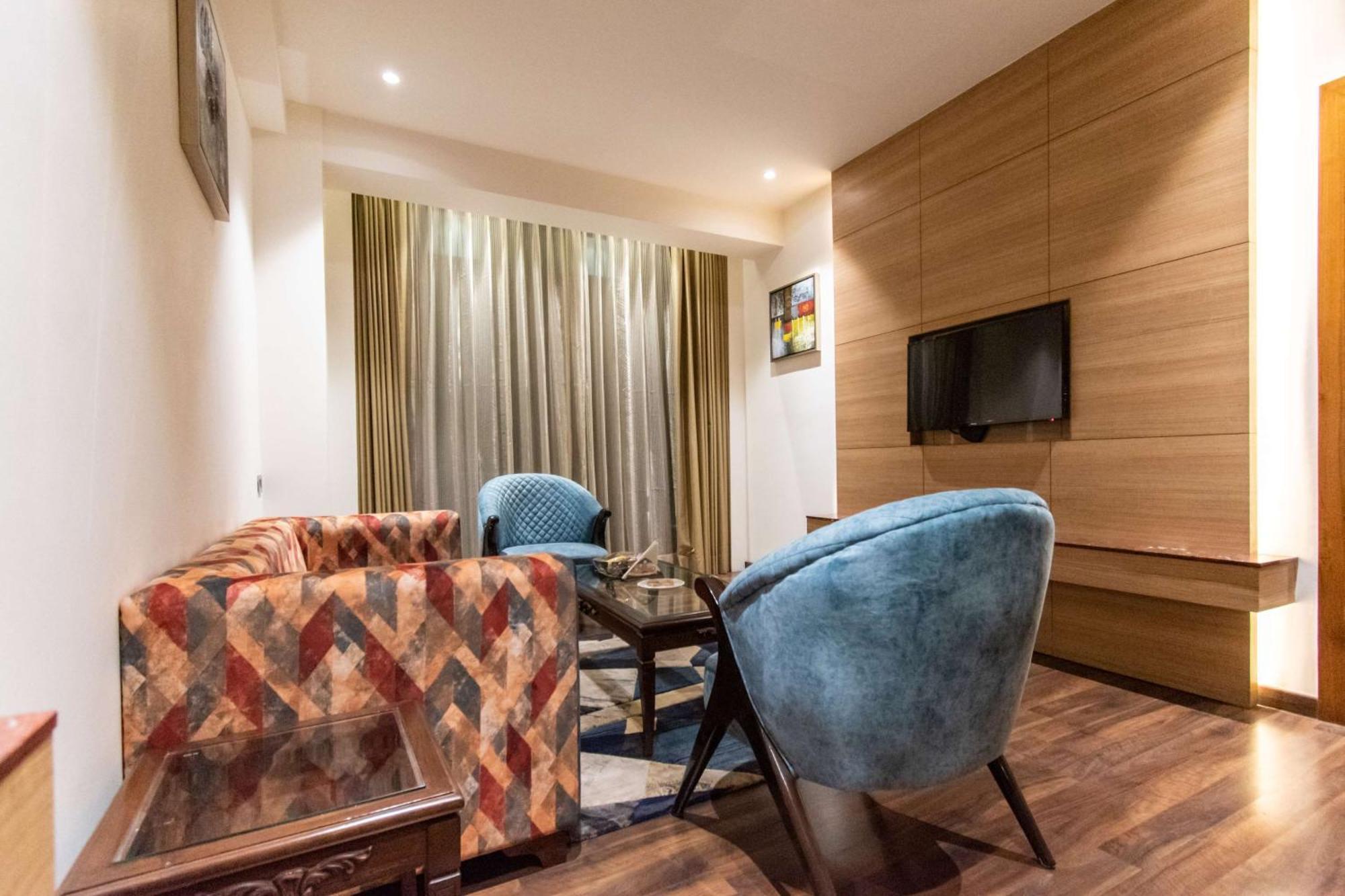 Best Western La Vista Pathānkot Εξωτερικό φωτογραφία