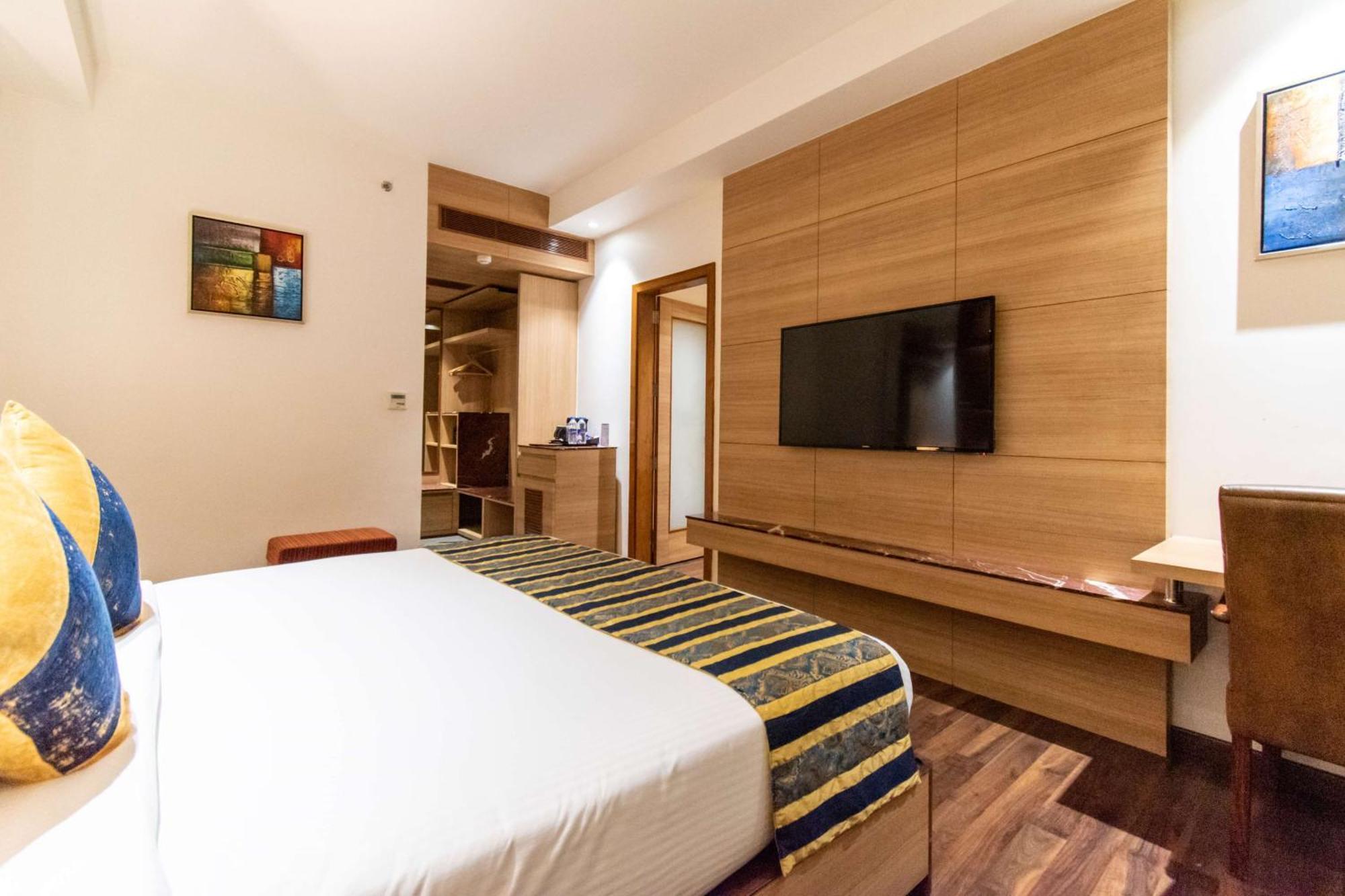 Best Western La Vista Pathānkot Εξωτερικό φωτογραφία