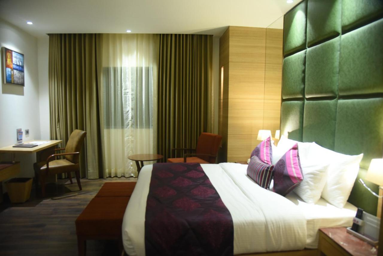 Best Western La Vista Pathānkot Εξωτερικό φωτογραφία