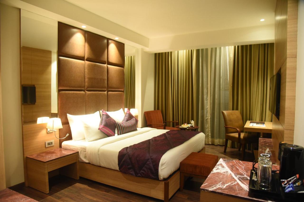 Best Western La Vista Pathānkot Εξωτερικό φωτογραφία