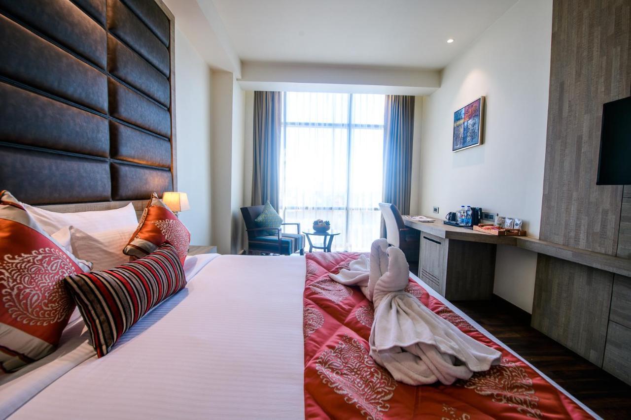 Best Western La Vista Pathānkot Εξωτερικό φωτογραφία